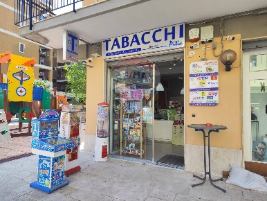 Foto Attività commerciale in Via Pitia, Siracusa Tica - Zecchino di 50 m²