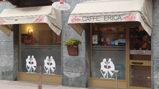 Foto Attività commerciale in Via Piumati, Bra Centro di 50 m² con 1 locali