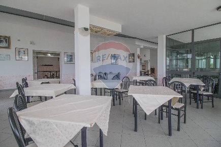 Foto Locale commerciale in SP 48 Bellisara, Sorso di 352 m² con 5 locali