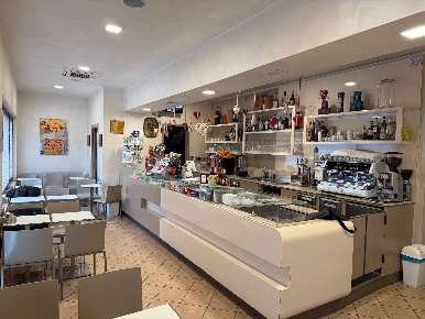 Foto Attività commerciale a Verona Centro Storico di 70 m² con 1 locali