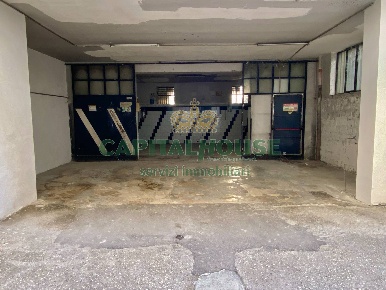 Foto Magazzino a San Giuseppe Vesuviano Centro di 65 m² in affitto
