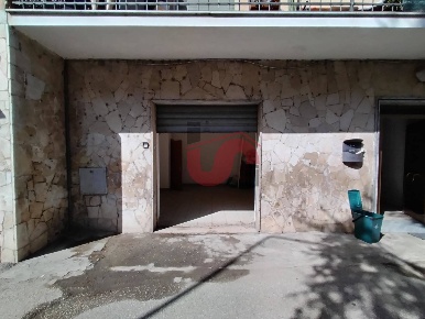 Foto Attività commerciale in Via Tommasi Rossi, Benevento di 25 m²