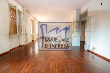 Foto Ufficio in Via Trento, Parma San Leonardo di 240 m² con 8 locali