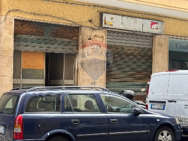 Foto Laboratorio in Via Vincenzo Mortillaro, Palermo Oreto - Perez di 90 m²