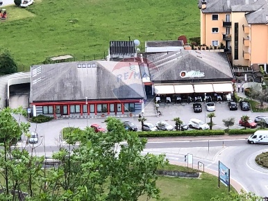 Foto Locale commerciale in Via Martinoia, Crevoladossola Centro di 2000 m²