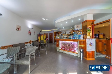 Foto Locale commerciale in viale aldo moro, Olbia di 80 m² con 2 locali