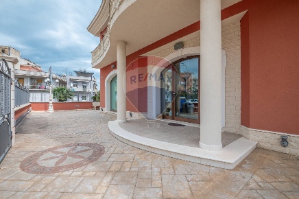 Foto Locale commerciale in contrada  quadri, Francofonte di 814 m²
