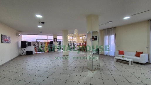 Foto Ufficio a Portico di Caserta Centro di 264 m² con 1 locali in vendita