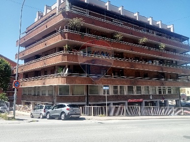 Foto Ufficio in Via della Pallotta, Perugia Semicentro - Stazione di 132 m²