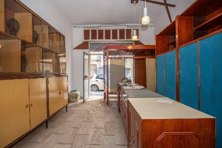 Foto Locale commerciale in Via Giovanni Verga, Caltagirone Centro di 57 m²