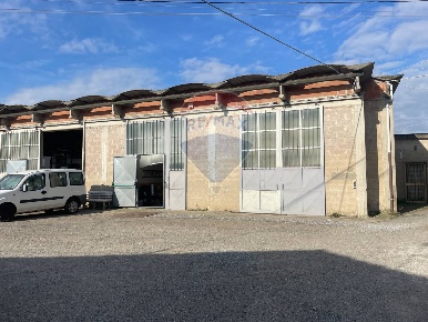Foto Magazzino in via Livornese, Empoli Ponte a Elsa - Brusciana di 750 m²
