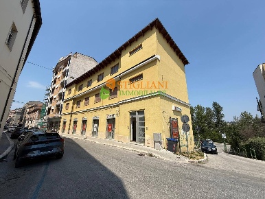 Foto Ufficio in Via Garibaldi, Campobasso Centro di 280 m² con 5 locali