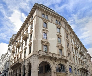 Foto Ufficio in Via San Pietro All'orto, Milano San Babila di 118 m²