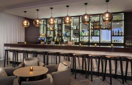 Foto Bar a Busto Arsizio Piazza Santa Maria di 150 m² con 3 locali