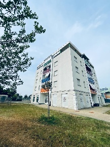 Foto Locale commerciale in VIA LEONARDO DA VINCI, Grugliasco di 90 m²