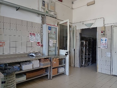 Foto Attività commerciale in via XXV aprile, San Giuliano Terme di 215 m²
