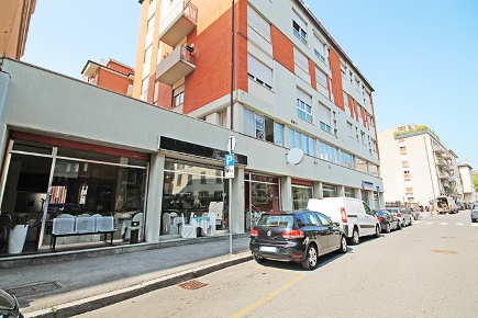 Foto Negozio a Bergamo Stazione di 402 m² con 11 locali in vendita
