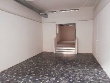 Foto Attività commerciale in Via Carlo Cattaneo, Pisa di 190 m² in affitto