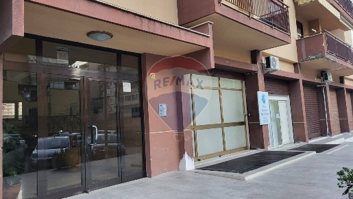 Foto Locale commerciale in Via Ammiraglio Persano, Palermo Montepellegrino