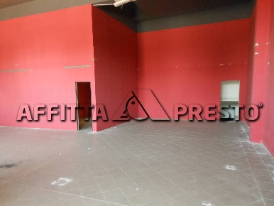 Foto Attività commerciale a Forlì di 230 m² con 5 locali in affitto