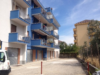 Foto Attività commerciale in VIA CONTI RICCI, Vasto di 467 m² in vendita
