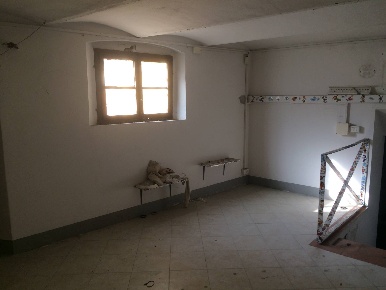 Foto Attività commerciale in Via Carlo Cattaneo, Pisa di 100 m² in affitto