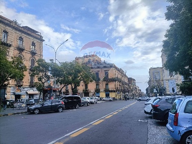 Foto Attività commerciale in via etnea, Catania Borgo di 55 m² con 2 locali
