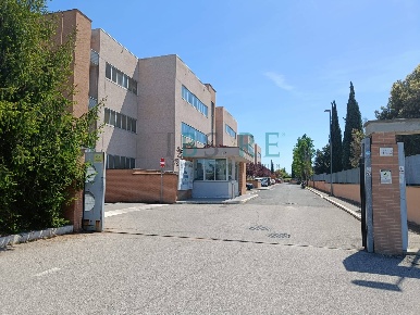 Foto Ufficio in via Giacomo Peroni, Roma Settecamini di 560 m² in affitto