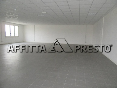 Foto Attività commerciale a Forlì Cava di 250 m² in affitto