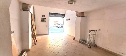 Foto Attività commerciale in Via Walter Fillak, Genova Sampierdarena