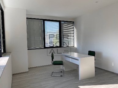 Foto Ufficio a Bolzano Oltrisarco - Aslago di 30 m² con 2 locali in affitto