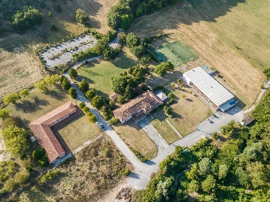 Foto Locale commerciale in VIA PIERSANTI MATTARELLA, Fabriano di 7000 m²