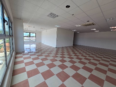 Foto Ufficio in via dei faggi, Guidonia Montecelio Collefiorito di 130 m²