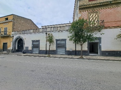 Foto Attività commerciale a Marigliano di 90 m² con 3 locali in affitto