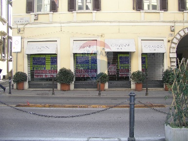 Foto Negozio in Corso Martiri Della Liberta', Brescia Loggia - Garibaldi