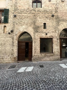 Foto Locale commerciale a Fabriano di 74 m² in affitto
