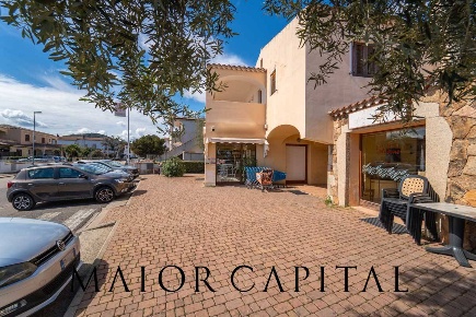 Foto Attività commerciale in Via Emilio Lussu, Budoni Centro di 682 m²