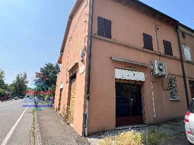 Foto Locale commerciale in VIA G. MARCONI, Finale Emilia Centro di 80 m²
