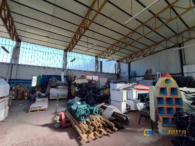 Foto Locale commerciale in CONTRADA PIANA SANTI, Cupra Marittima di 450 m²
