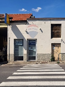 Foto Attività commerciale in viale partigiani, Pavia San Pietro di 300 m²