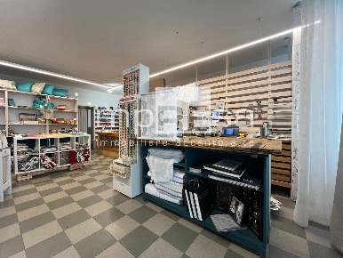 Foto Attività commerciale in via Giuseppe Saragat, Preganziol Centro