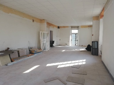 Foto Attività commerciale in VIA CONTESORA, Lucca di 100 m² con 1 locali