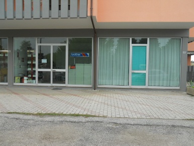 Foto Laboratorio in Via Roma, Martinsicuro Centro di 250 m² con 3 locali