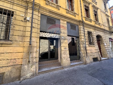 Foto Negozio in Via Malta, Reggio nell'Emilia Centro Storico di 71 m²