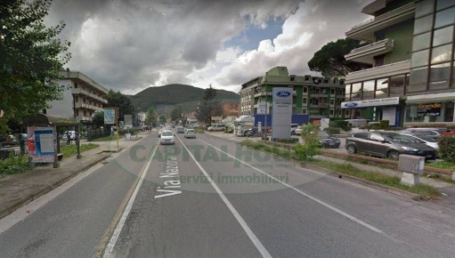 Foto Locale commerciale a Mercogliano di 350 m² in vendita