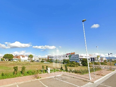 Foto Locale commerciale in via Livatino, Quartu Sant'Elena Quartu di 125 m²