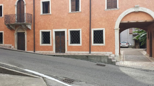 Foto Ufficio a San Giovanni Ilarione Centro di 100 m² in vendita
