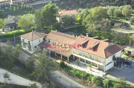 Foto Hotel a Manciano Montemerano di 975 m² con 19 locali in vendita