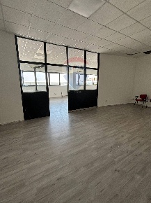 Foto Ufficio a Curno di 137 m² con 3 locali in vendita