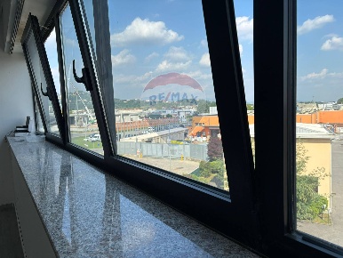 Foto Ufficio a Curno di 137 m² con 3 locali in vendita